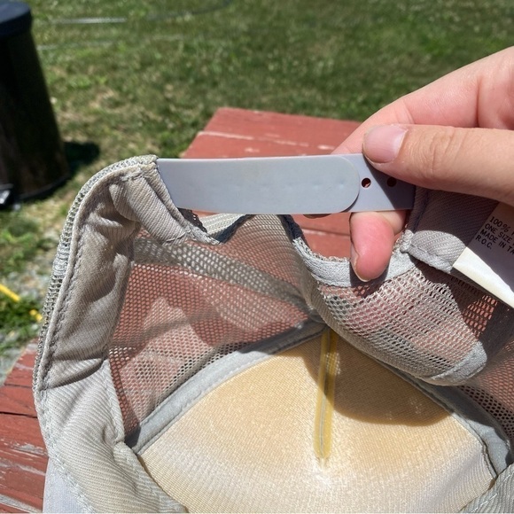 Vintage Las Vegas Snap Back Mesh Trucker Hat Gray Men’s Streetwear Spell Out - Picture 9 of 9